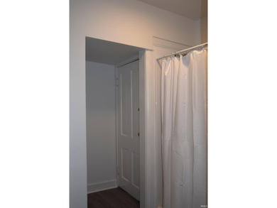Recently remolded 3 bedroom, 1 bath home just 1 block from - photo 10