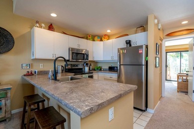 Perched at the top of Maui Kamaole affords this condo a very - photo 7