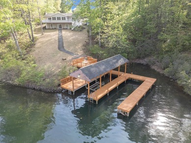 Welcome to your private waterfront escape on the public side of - photo 3