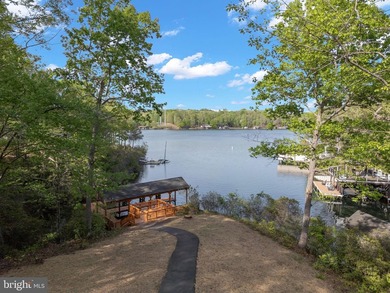 Welcome to your private waterfront escape on the public side of - photo 7