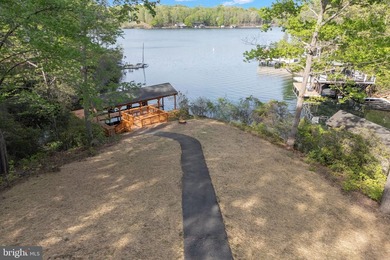 Welcome to your private waterfront escape on the public side of - photo 8