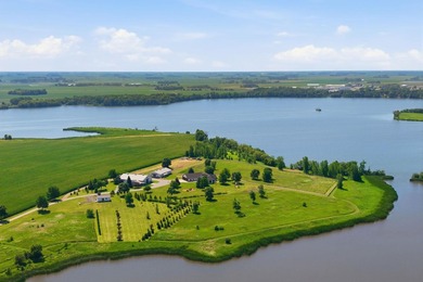 Exceptional 20-acre estate with thousands of feet of shoreline - photo 1
