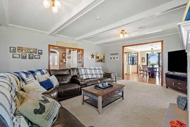 Exceptional 20-acre estate with thousands of feet of shoreline - photo 9