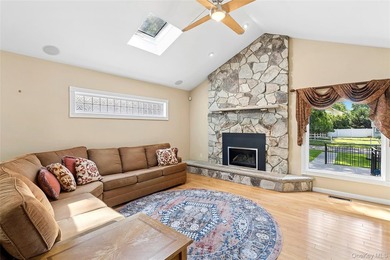 Move right into this beautifully maintained 3 bedroom 2 full - photo 3