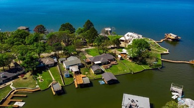 Cedar Creek Lake Home For Sale in Mabank Texas