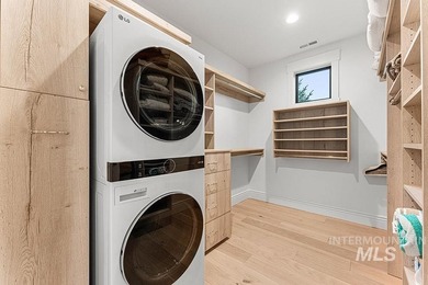 Among the most irreplaceable residential offerings in the Valley - photo 37