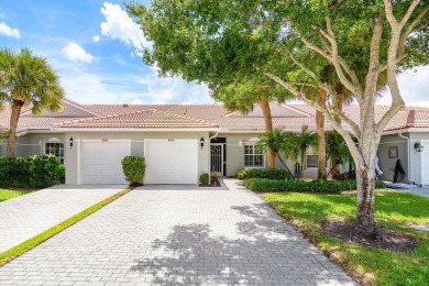 (private lake, pond, creek) Home For Sale in Boynton Beach Florida