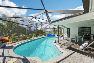 Stunning 3/2/2 waterfront pool home offering direct Gulf access - photo 2