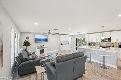 Stunning 3/2/2 waterfront pool home offering direct Gulf access - photo 5
