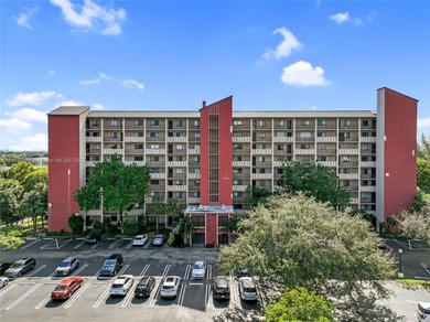 (private lake, pond, creek) Condo For Sale in Pompano Beach Florida