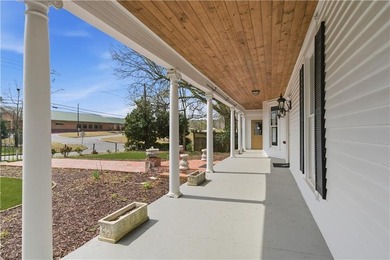The guest house is what stops people. Fully separate from the - photo 4