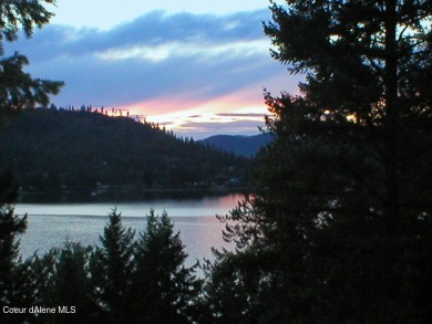 Lake Cocolalla Home For Sale in Cocolalla Idaho