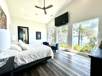 Completed in 2023, this Tennessee River Modern Masterpiece is - photo 11