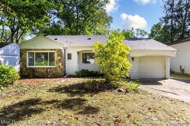 Lotus Lake Home Active Under Contract in Waterford Michigan