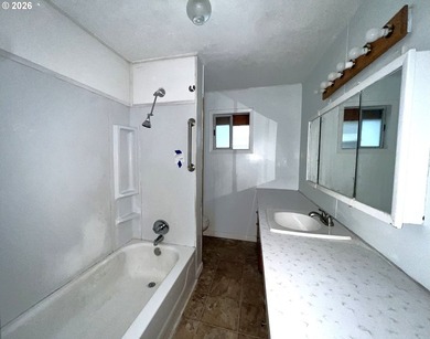 Enjoy the ultimate Oregon coastal lifestyle! // Located just - photo 13