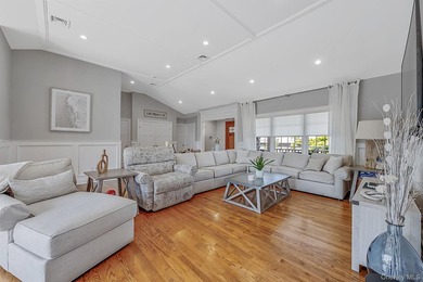 Welcome to Paradise Point living at its finest! This impressive - photo 15