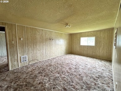 Enjoy the ultimate Oregon coastal lifestyle! // Located just - photo 15