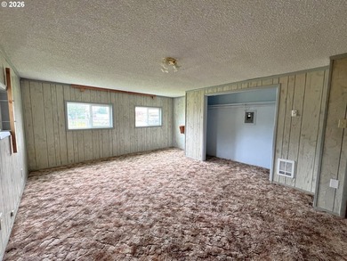 Enjoy the ultimate Oregon coastal lifestyle! // Located just - photo 16