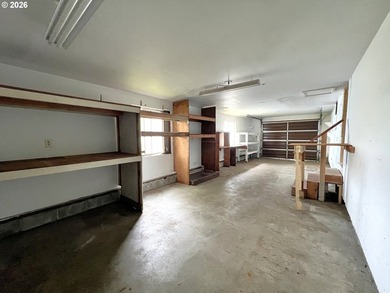 Enjoy the ultimate Oregon coastal lifestyle! // Located just - photo 18