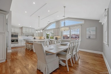 Welcome to Paradise Point living at its finest! This impressive - photo 20