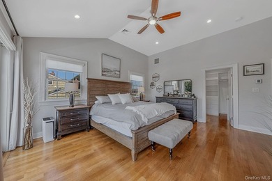 Welcome to Paradise Point living at its finest! This impressive - photo 25