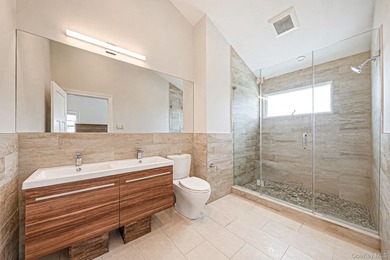 Welcome to Paradise Point living at its finest! This impressive - photo 28