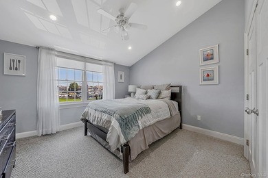 Welcome to Paradise Point living at its finest! This impressive - photo 31