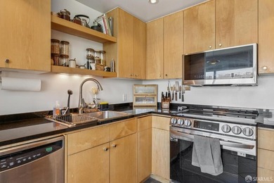 NEW PRICE! Stellar spacious and bright view 2BR/2BA condominium - photo 5