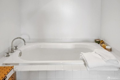 NEW PRICE! Stellar spacious and bright view 2BR/2BA condominium - photo 8