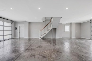 Welcome to Paradise Point living at its finest! This impressive - photo 39