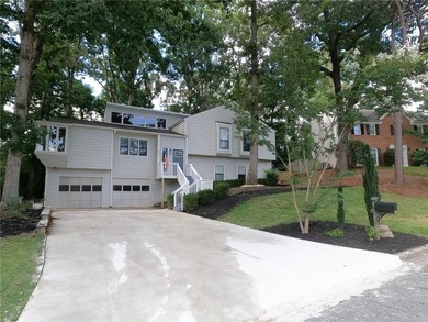 Contemporary living meets natural serenity in this spacious 2 - photo 1