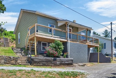 Charming and full of character, this cozy 2-bedroom, 1-bath - photo 5