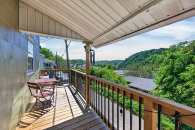 Charming and full of character, this cozy 2-bedroom, 1-bath - photo 6
