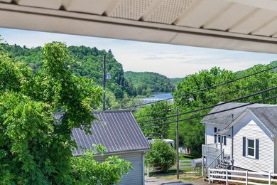 Charming and full of character, this cozy 2-bedroom, 1-bath - photo 9