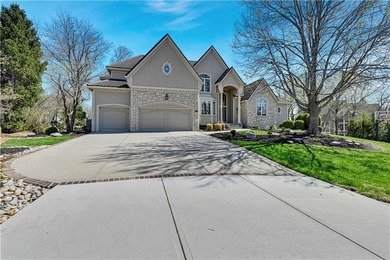 Gorgeous Custom Built Masterpiece on Extensively Landscaped - photo 1