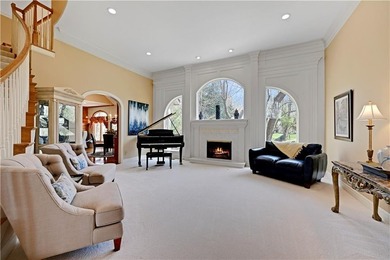 Gorgeous Custom Built Masterpiece on Extensively Landscaped - photo 10