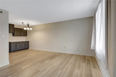 AVAILABLE FOR IMMEDIATE OCCUPANCY! Beautiful and spacious 1 - photo 7
