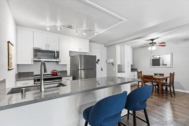 Perfectly positioned in sought after neighborhood, this - photo 9