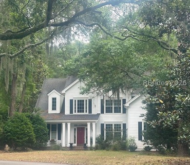 Spacious two story home (3,244sf) on large private lot located - photo 1