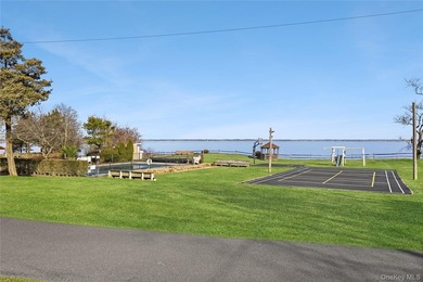 Indulge in the quintessential Hampton lifestyle at this - photo 12