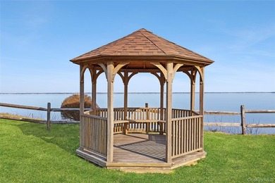 Indulge in the quintessential Hampton lifestyle at this - photo 13