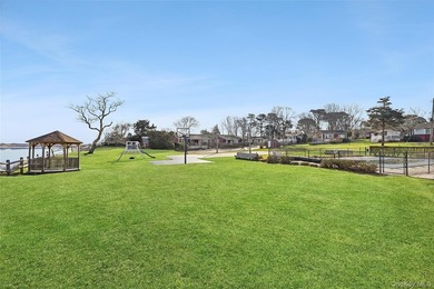 Indulge in the quintessential Hampton lifestyle at this - photo 14