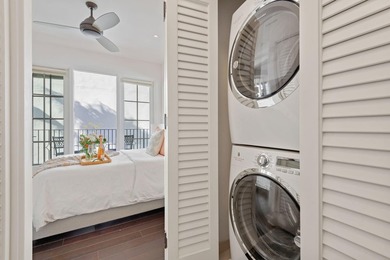 Rarely available, simple elegance in the heart of downtown Santa - photo 23