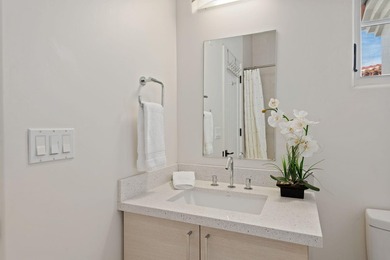 Rarely available, simple elegance in the heart of downtown Santa - photo 25