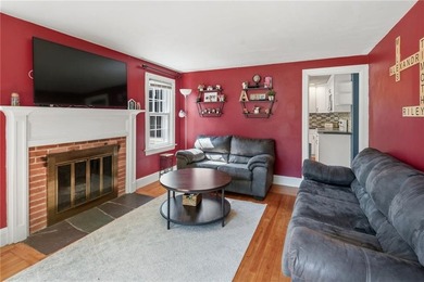 Charming 2-bedroom, 1-bath Cape located in a highly desirable - photo 6