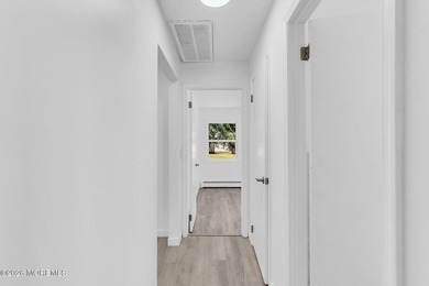 Beautifully renovated Yorkshire model with 1,360 sf and across - photo 29