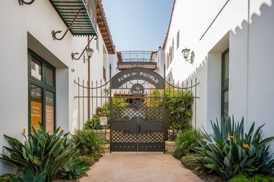 Rarely available, simple elegance in the heart of downtown Santa - photo 30