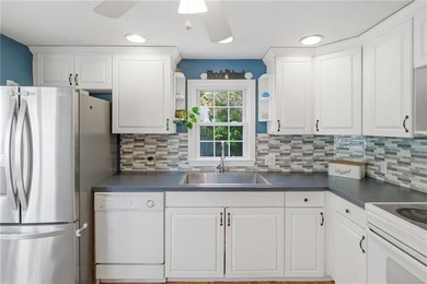 Charming 2-bedroom, 1-bath Cape located in a highly desirable - photo 10