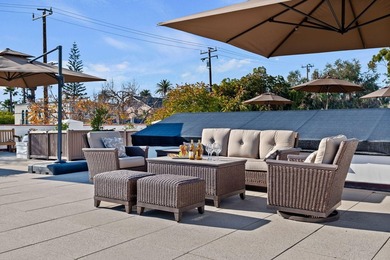 Rarely available, simple elegance in the heart of downtown Santa - photo 32