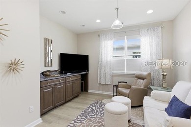 Wake up to sparkling lake views and enjoy the ultimate - photo 5